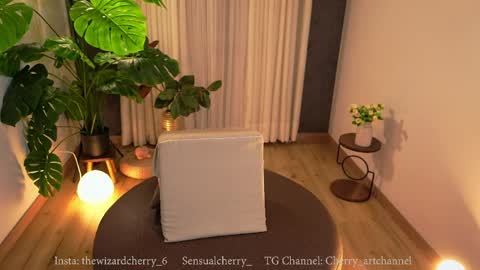 Maria- OF sensual bee online show from 05/25/26, 01:44