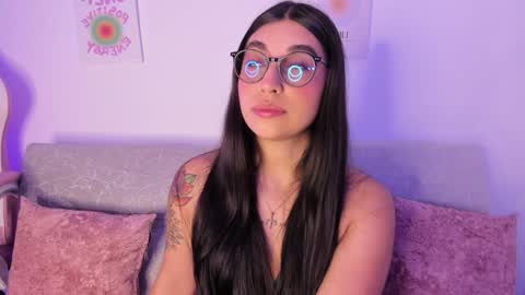 Snapshot of sensualhaven_ chatting on 01/03/25, 11:33 sensualhaven_ online show from 01/03/25, 11:33