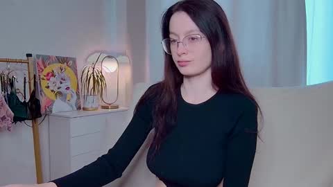 Snapshot of sensuallucy233 chatting on 06/03/26, 10:40 sensuallucy233 online show from 06/03/26, 10:40