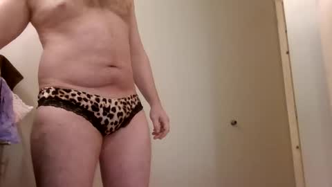 Snapshot of sensualuncut4u4fun chatting on 03/26/26, 04:56 sensualuncut4u4fun online show from 03/26/26, 04:56
