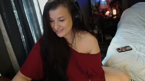 Snapshot of sentfrmheaven chatting on 12/25/24, 05:05 Tara online show from 12/25/24, 05:05