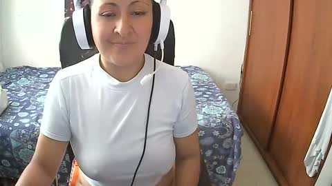 senthix  heyy promo en OnlyFans aprovecha 85 descuento online show from 02/21/25, 08:27