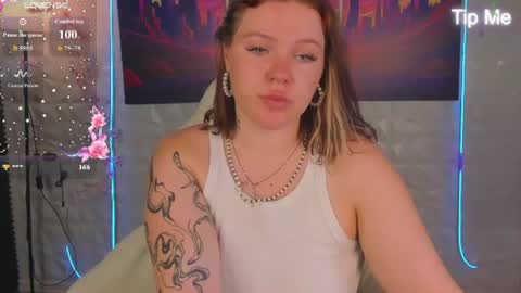 Snapshot of seraphinaa_darkwater chatting on 07/05/26, 04:19 Lisa and Mona online show from 07/05/26, 04:19