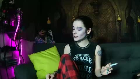 Seraphin Munster online show from 10/25/25, 10:04