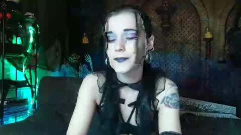 Seraphin Munster online show from 11/12/25, 06:08