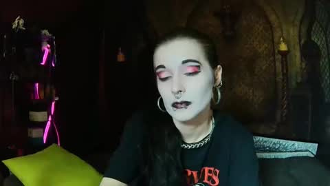 Snapshot of seraphinmunster chatting on 04/16/26, 08:20 Seraphin Munster online show from 04/16/26, 08:20