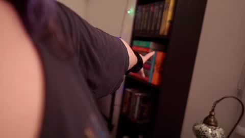 SeraReads online show from 12/28/24, 05:55