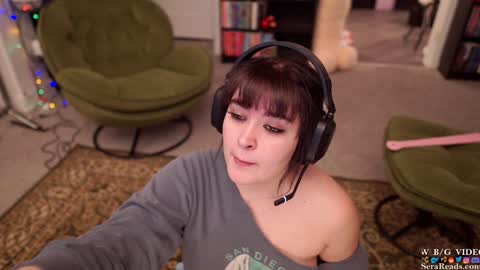 Snapshot of serareads chatting on 01/05/25, 05:09 SeraReads online show from 01/05/25, 05:09