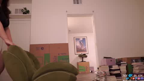 SeraReads online show from 02/23/25, 06:07