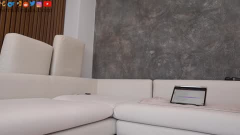 SeraReads online show from 09/10/25, 09:09