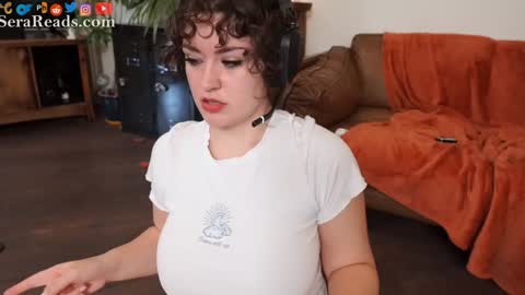 Snapshot of serareads chatting on 11/15/25, 09:39 SeraReads online show from 11/15/25, 09:39