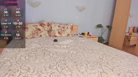 Alisha  Kevin online show from 12/19/24, 08:13