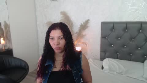 Snapshot of serena_houstonn chatting on 06/19/26, 11:03 Serena online show from 06/19/26, 11:03