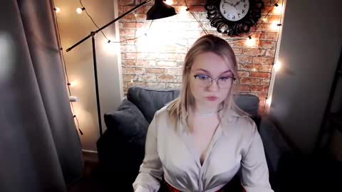 Snapshot of serena_johnsons chatting on 02/19/26, 10:00 Serena online show from 02/19/26, 10:00