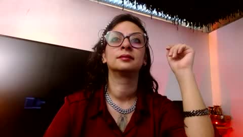 Snapshot of serena_xyz chatting on 06/15/26, 03:47 Serena Xyz online show from 06/15/26, 03:47