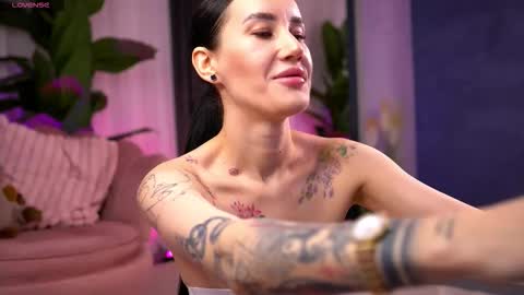 Serena online show from 11/12/25, 11:10