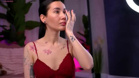 Serena online show from 11/18/25, 11:36