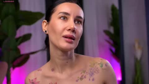 Serena online show from 11/21/25, 11:09