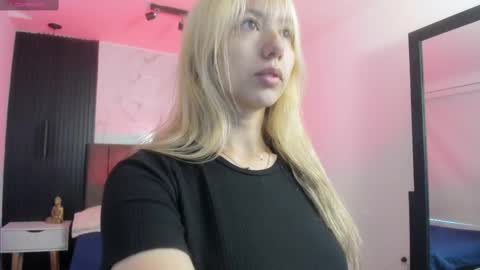 Serene online show from 09/29/25, 01:05