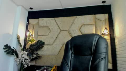 Serene online show from 04/09/26, 12:54