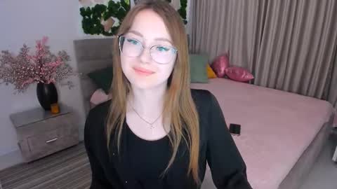 Ophelia online show from 03/11/25, 04:07