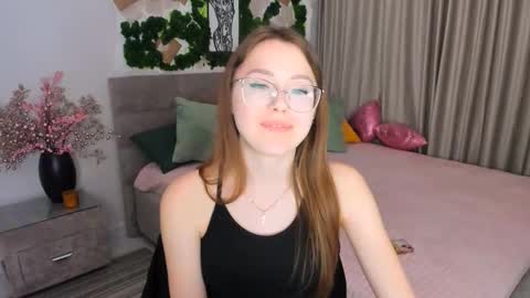 Ophelia online show from 03/11/25, 10:42