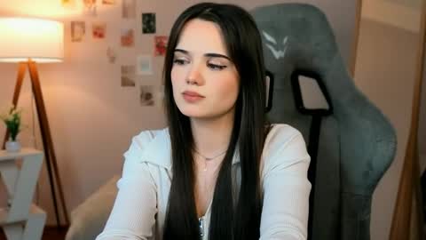 Snapshot of serenenova chatting on 04/24/26, 08:00 Alice online show from 04/24/26, 08:00