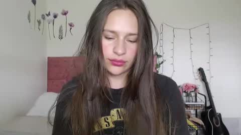 serenity_crystal online show from 01/02/25, 06:56