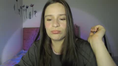 serenity_crystal online show from 10/12/25, 10:20