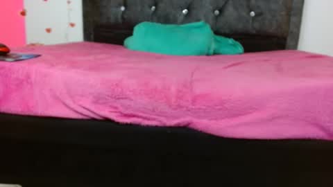 Snapshot of serenityroche chatting on 09/24/25, 02:59 serenityroche online show from 09/24/25, 02:59