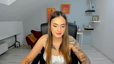 Snapshot of serenlys chatting on 11/08/25, 05:12 serenlys online show from 11/08/25, 05:12