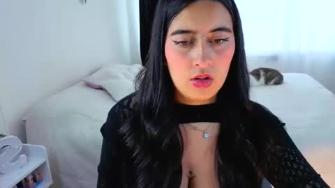 Serenna Cruz online show from 10/27/25, 08:24