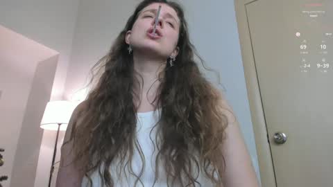 Snapshot of sereta_fin chatting on 12/28/24, 01:49 Hey Guys and Girls non-binary personalities  Im Sereta online show from 12/28/24, 01:49