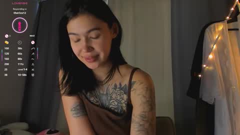 Snapshot of sergantt53 chatting on 10/08/25, 03:15 Ariana online show from 10/08/25, 03:15