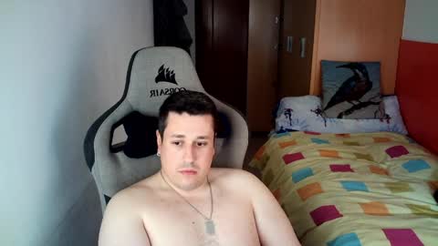 Snapshot of sergio95n chatting on 04/04/26, 02:25 Pollos online show from 04/04/26, 02:25