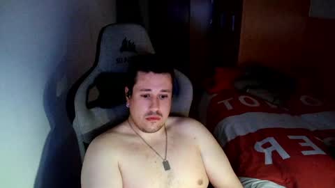 Snapshot of sergio95n chatting on 04/11/26, 05:23 Pollos online show from 04/11/26, 05:23