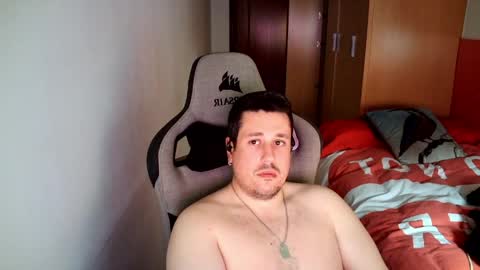 Snapshot of sergio95n chatting on 04/13/26, 03:28 Pollos online show from 04/13/26, 03:28