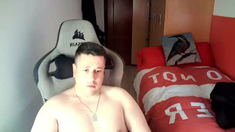 Snapshot of sergio95n chatting on 04/24/26, 03:47 Pollos online show from 04/24/26, 03:47