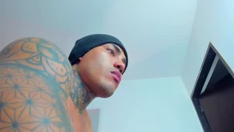 Snapshot of sergio__ferrer chatting on 10/22/25, 05:19 SERGIO FERRER online show from 10/22/25, 05:19