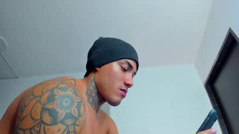 Snapshot of sergio__ferrer chatting on 10/26/25, 05:02 SERGIO FERRER online show from 10/26/25, 05:02