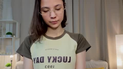 Snapshot of serinazele chatting on 04/20/26, 07:04 Melissa online show from 04/20/26, 07:04