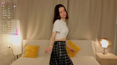 Snapshot of serinazele chatting on 05/11/26, 08:50 Melissa online show from 05/11/26, 08:50