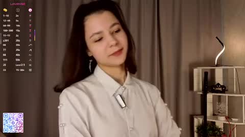 Snapshot of serinazele chatting on 07/10/26, 06:28 Melissa online show from 07/10/26, 06:28