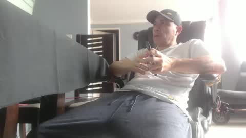 hetero serio discreto online show from 01/07/25, 03:12