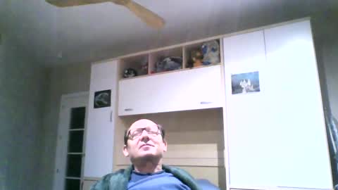 Snapshot of serrano49 chatting on 03/05/25, 02:03 serrano49 online show from 03/05/25, 02:03