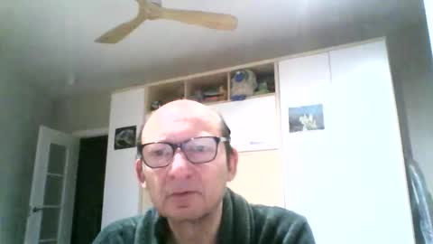 Snapshot of serrano49 chatting on 10/31/25, 06:31 serrano49 online show from 10/31/25, 06:31