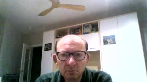 Snapshot of serrano49 chatting on 11/14/25, 02:54 serrano49 online show from 11/14/25, 02:54