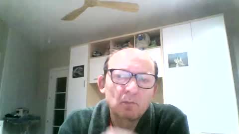 Snapshot of serrano49 chatting on 11/16/25, 03:12 serrano49 online show from 11/16/25, 03:12