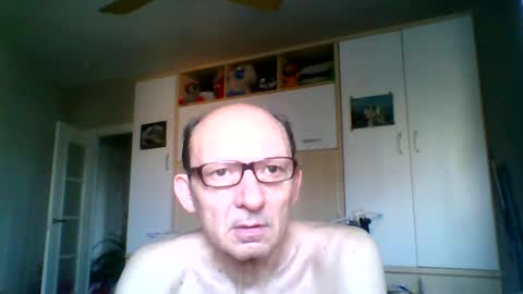 Snapshot of serrano49 chatting on 06/20/26, 06:11 serrano49 online show from 06/20/26, 06:11