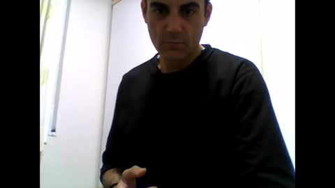 Snapshot of servamp77 chatting on 01/12/25, 12:18 servamp77 online show from 01/12/25, 12:18